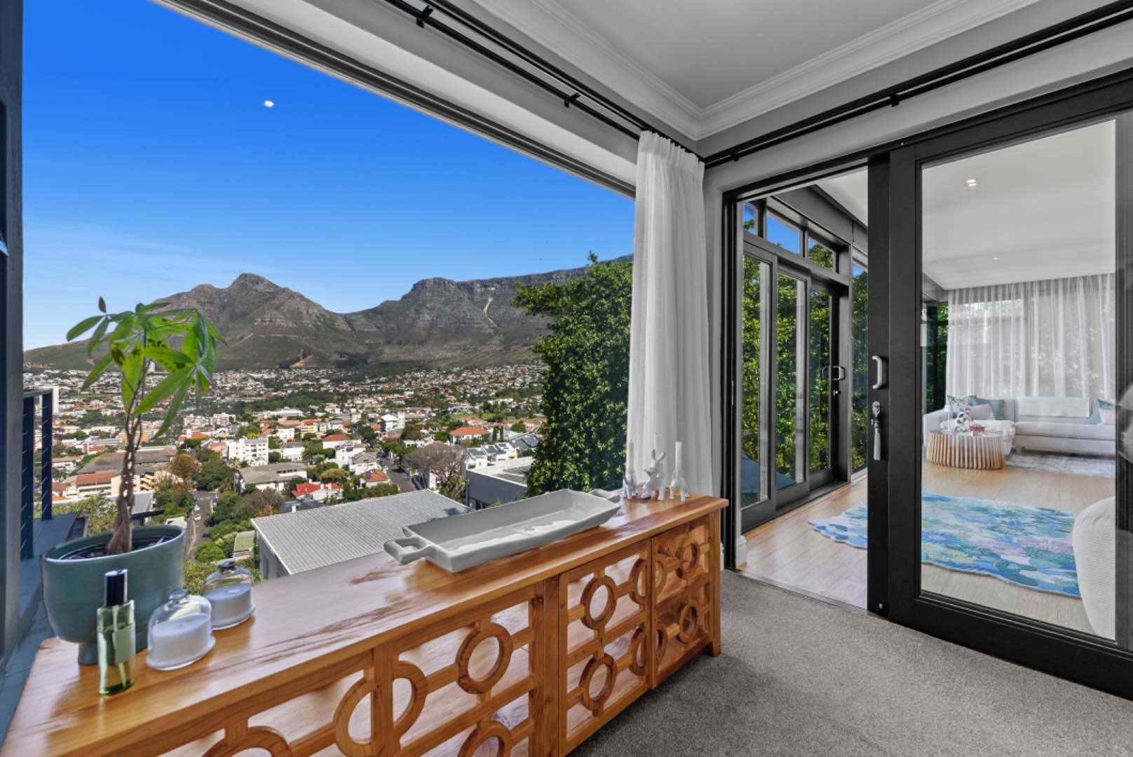 4 Bedroom Property for Sale in Tamboerskloof Western Cape